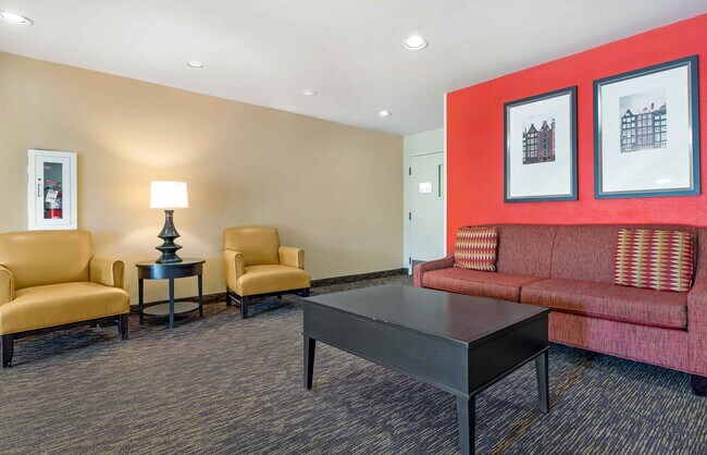 Foto del edificio - Furnished Studio-Cincinnati - Blue Ash - Reagan Highway
