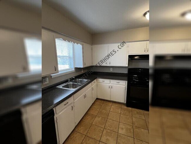 Foto del edificio - 4017 Mellene Dr