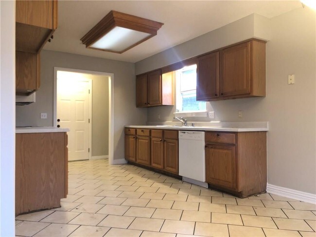 Building Photo - 2970 Ouray St