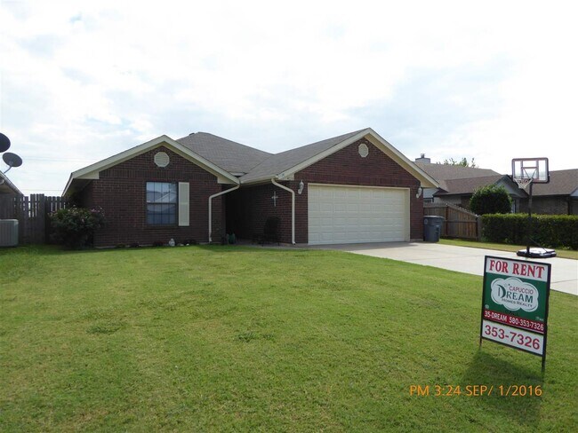 Building Photo - 4018 SW Mesquite Dr