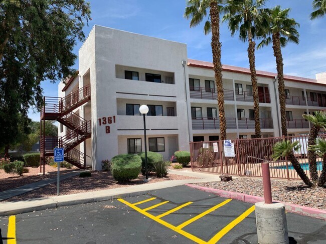 Building Photo - Cozy 1 bedroom unit near campus