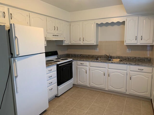 Building Photo - 156 Lynwood Manor