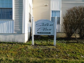 Building Photo - 404 Gatewood Ave