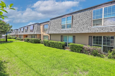 Photo - 2701 Green Oaks Rd (Fort Worth, TX) Apartments