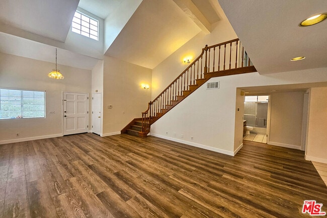 Building Photo - 7556 Thousand Oaks Dr