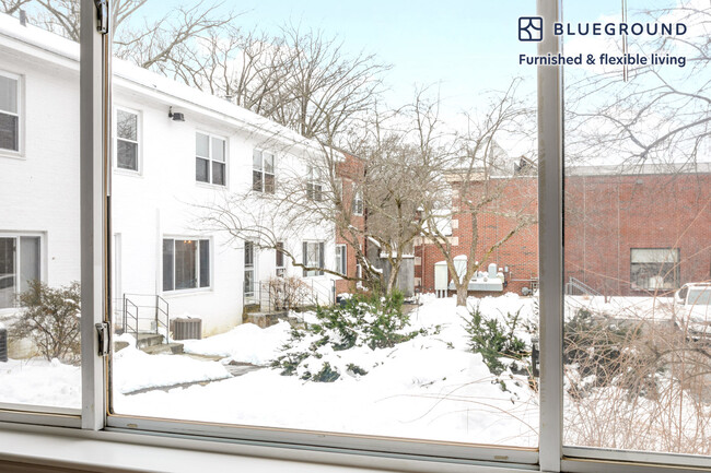 Building Photo - 611 VFW Parkway