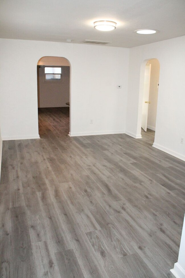 Foto del edificio - 2 Bedroom, 1 Bathroom Single Story House i...