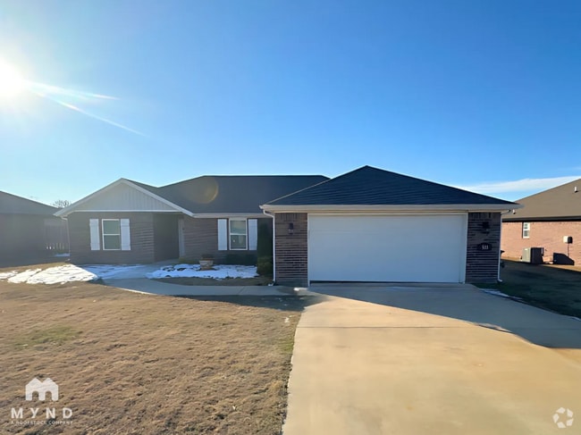 Building Photo - 511 Eagle Dr