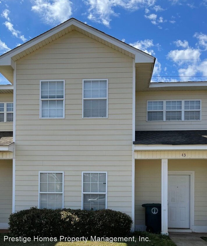 Primary Photo - 3 br, 2.5 bath House - 43 Courtyard Way