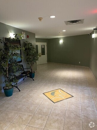 Building Photo - 3160 Wildwood Dr