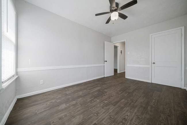 Building Photo - Driftwood Apartments