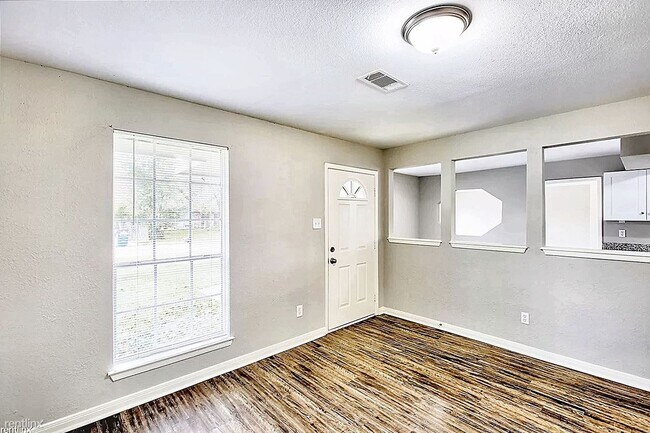 Building Photo - 3 br, 1.5 bath House - 12334 Buckland Ln