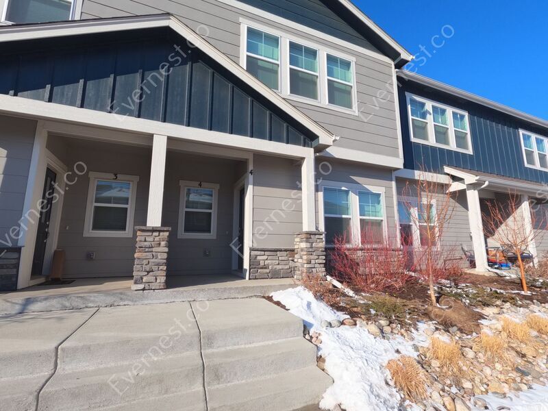 1689 Grand Ave, Windsor, CO 80550 Townhome Rentals in Windsor CO