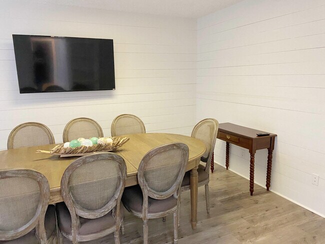 Foto del edificio - 1234 Airport Rd