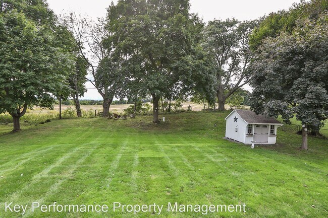 Building Photo - 5 br, 2 bath House - 44 Round Trail