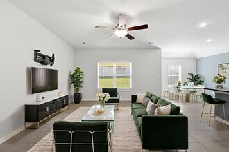 Building Photo - 12411 Southern Trail Ct