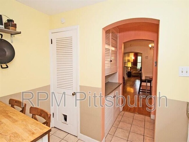 Foto del edificio - 5622 Darlington Rd