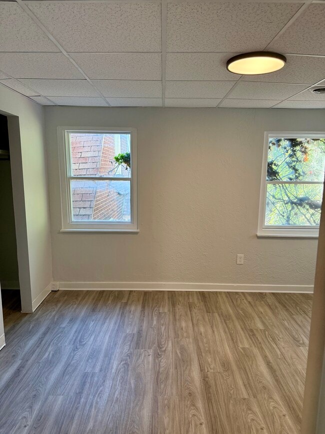 Building Photo - 1379 Island Ave
