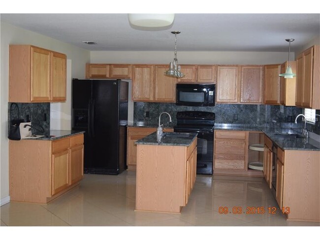 Foto del edificio - Nice 5 Bedroom 3 Bath Home (COMING SOON)