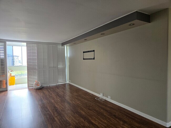 Building Photo - 1212 Punahou St