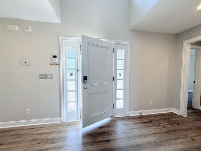 Building Photo - 5511 La Moya Ave