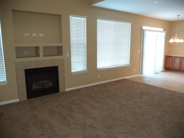 Building Photo - 2422 Claremont Ln