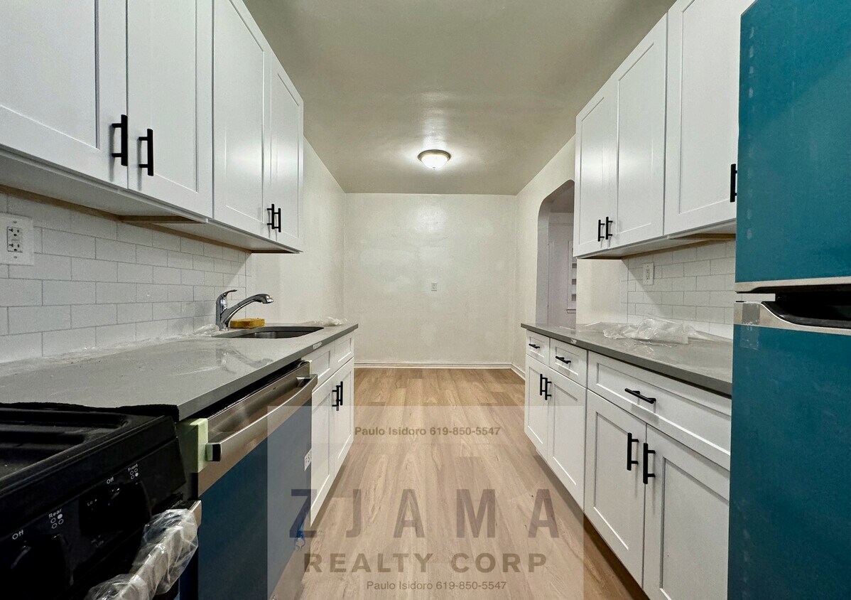 Foto principal - 720 St Marks Ave