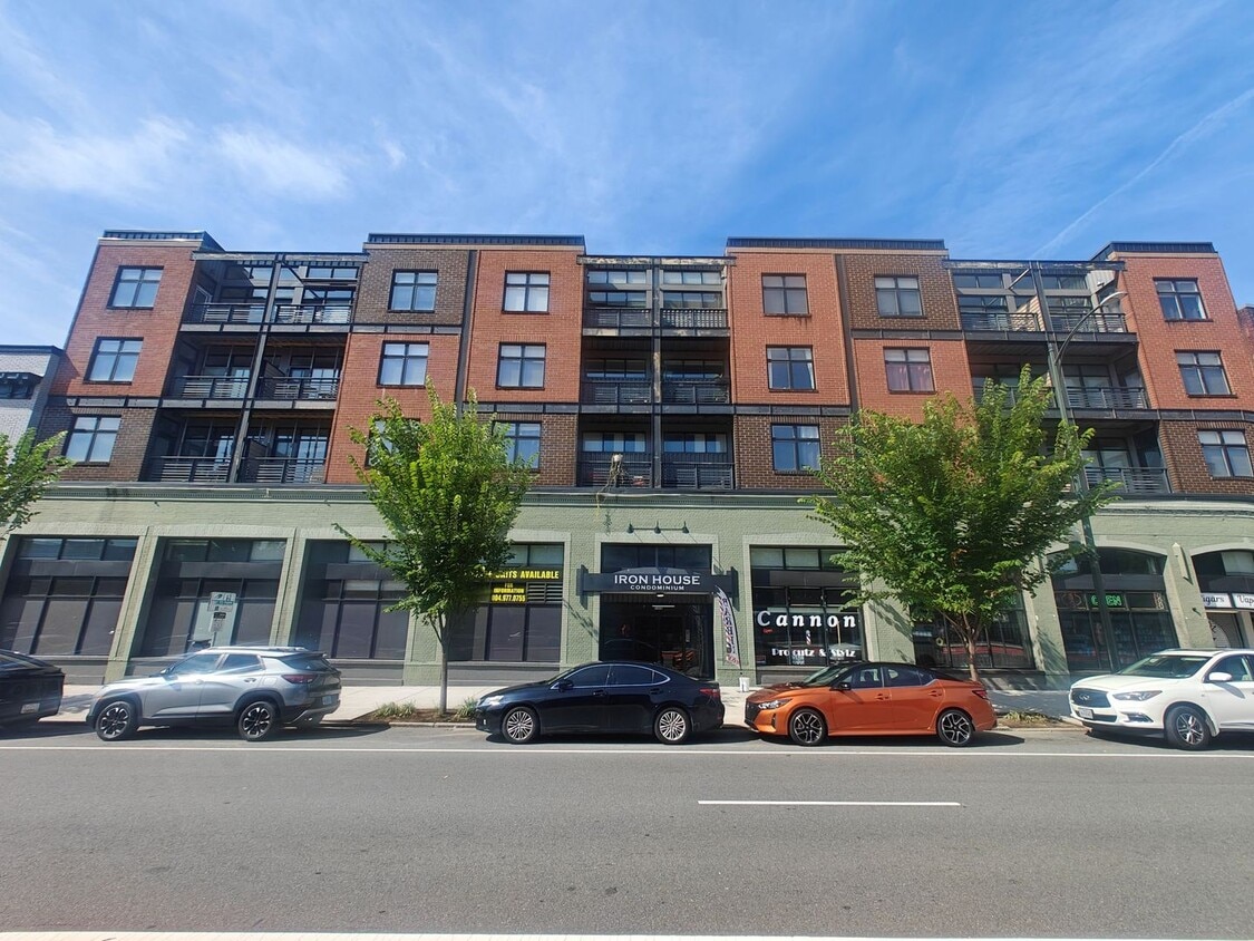 1 bedroom condo with parking garage - 1 bedroom condo with parking garage