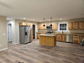 Building Photo - 121 Clyde Miller Dr