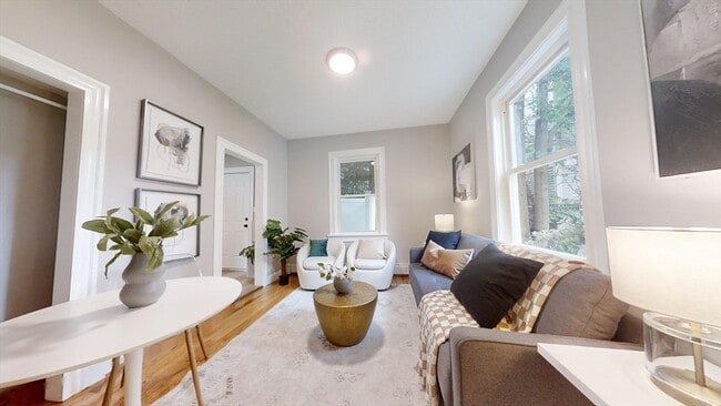 Foto del edificio - 227 R Western Ave