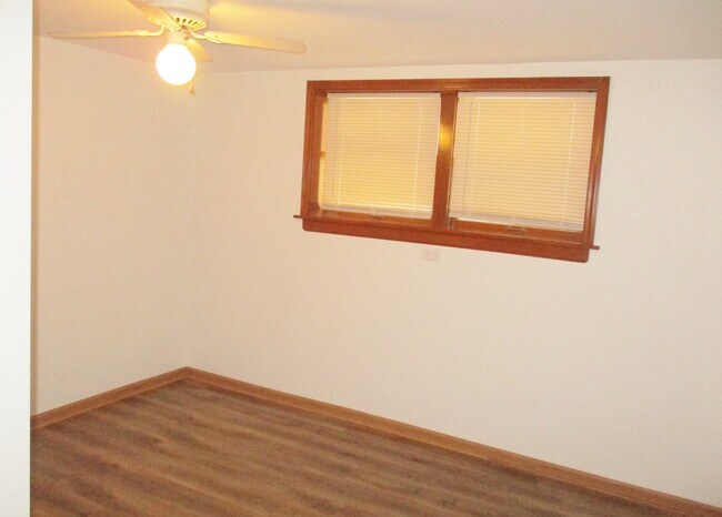 Foto del edificio - 6170 N Meade Ave