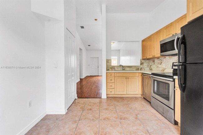 Foto del edificio - 7851 NW 6th St
