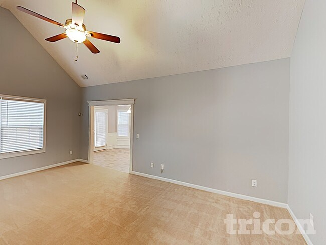 Foto del edificio - 150 Shadowbrook Dr