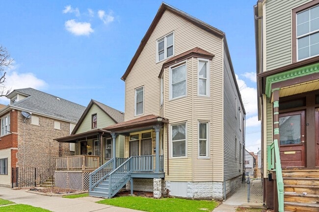 Building Photo - 8231 S Coles Ave