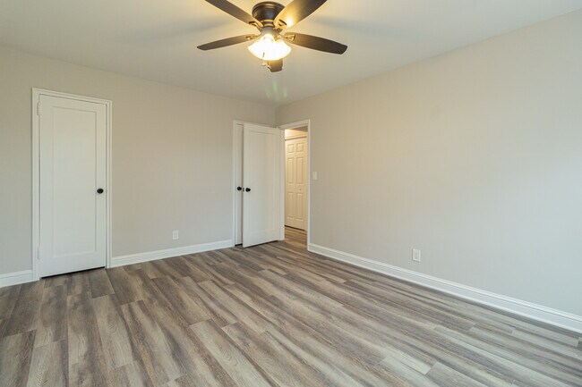 Building Photo - 126 Hackett Pl