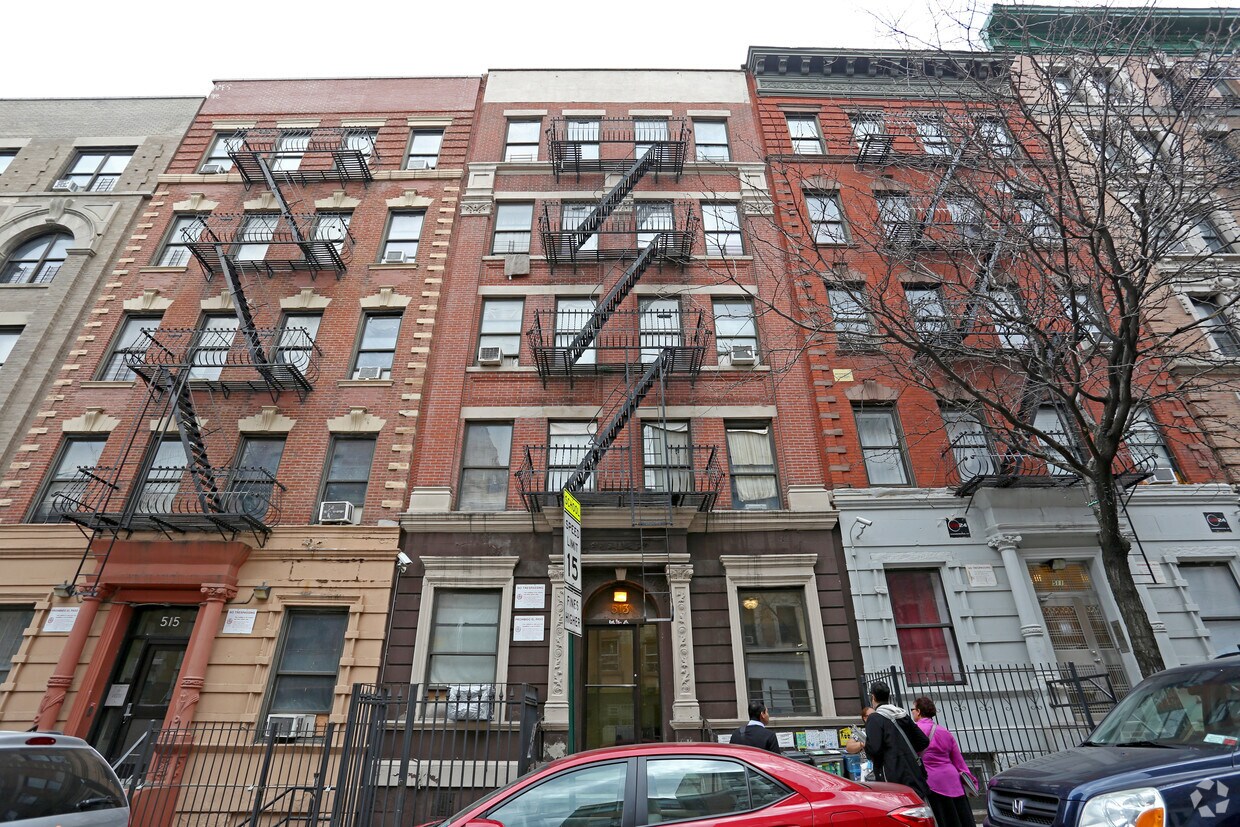 Building Photo - 513 W 159th St