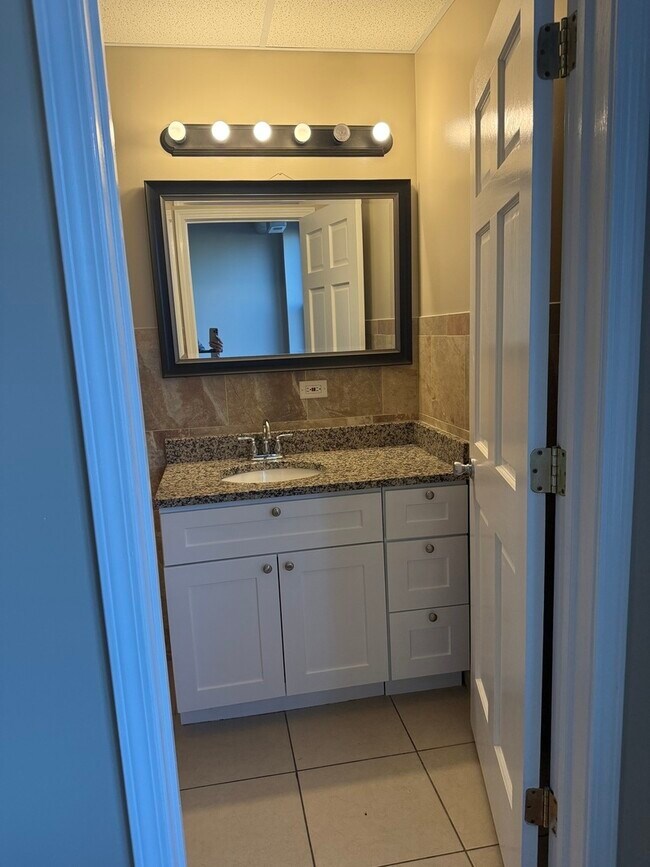 Foto del edificio - 127 N 19th Ave