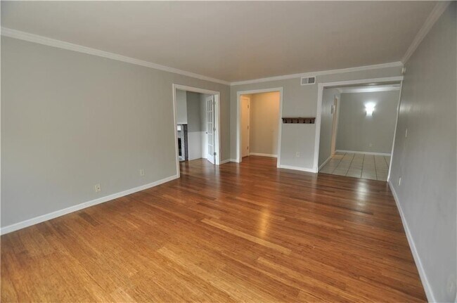 Foto del edificio - 6851 Roswell Rd NE