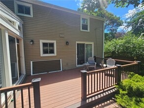 Building Photo - 50 Greenview Dr