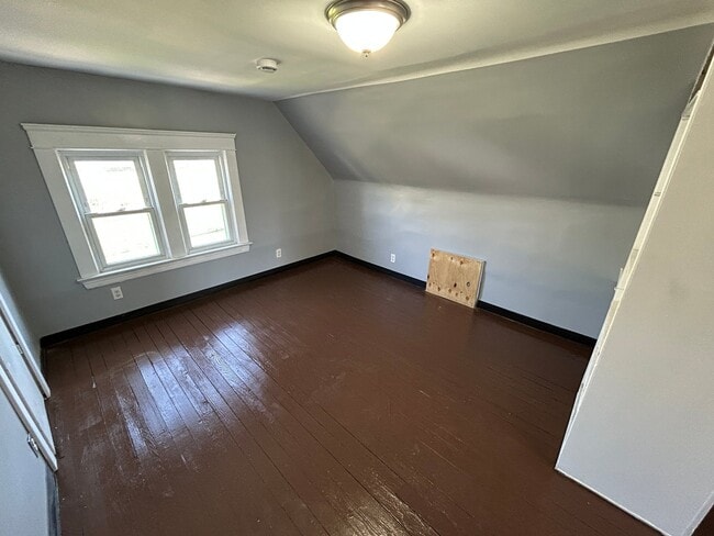 Foto del edificio - 11220 Primrose Ave