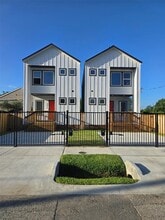 Building Photo - 3210 Retta St