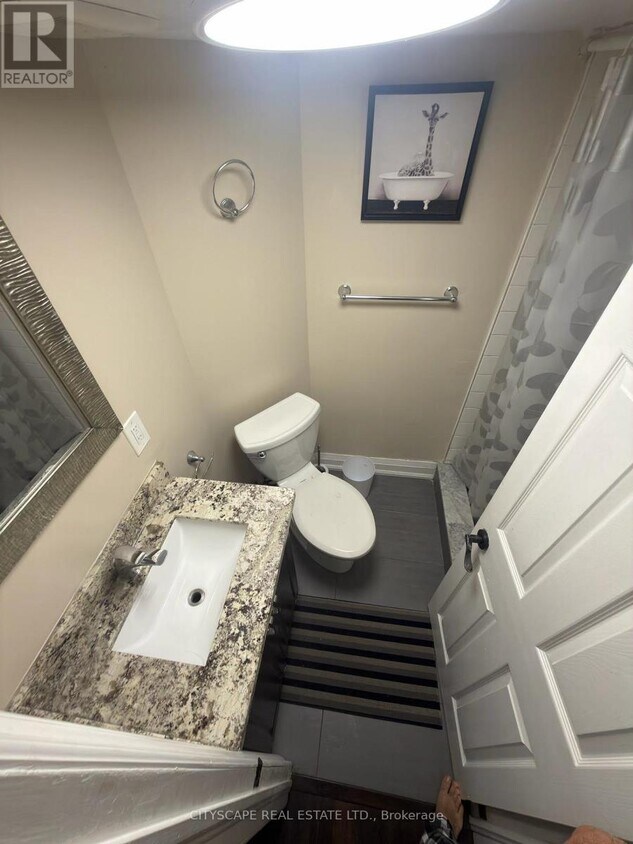 Building Photo - 5668 Shillington Dr