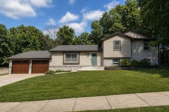 Building Photo - 3104 Oak Lawn Dr