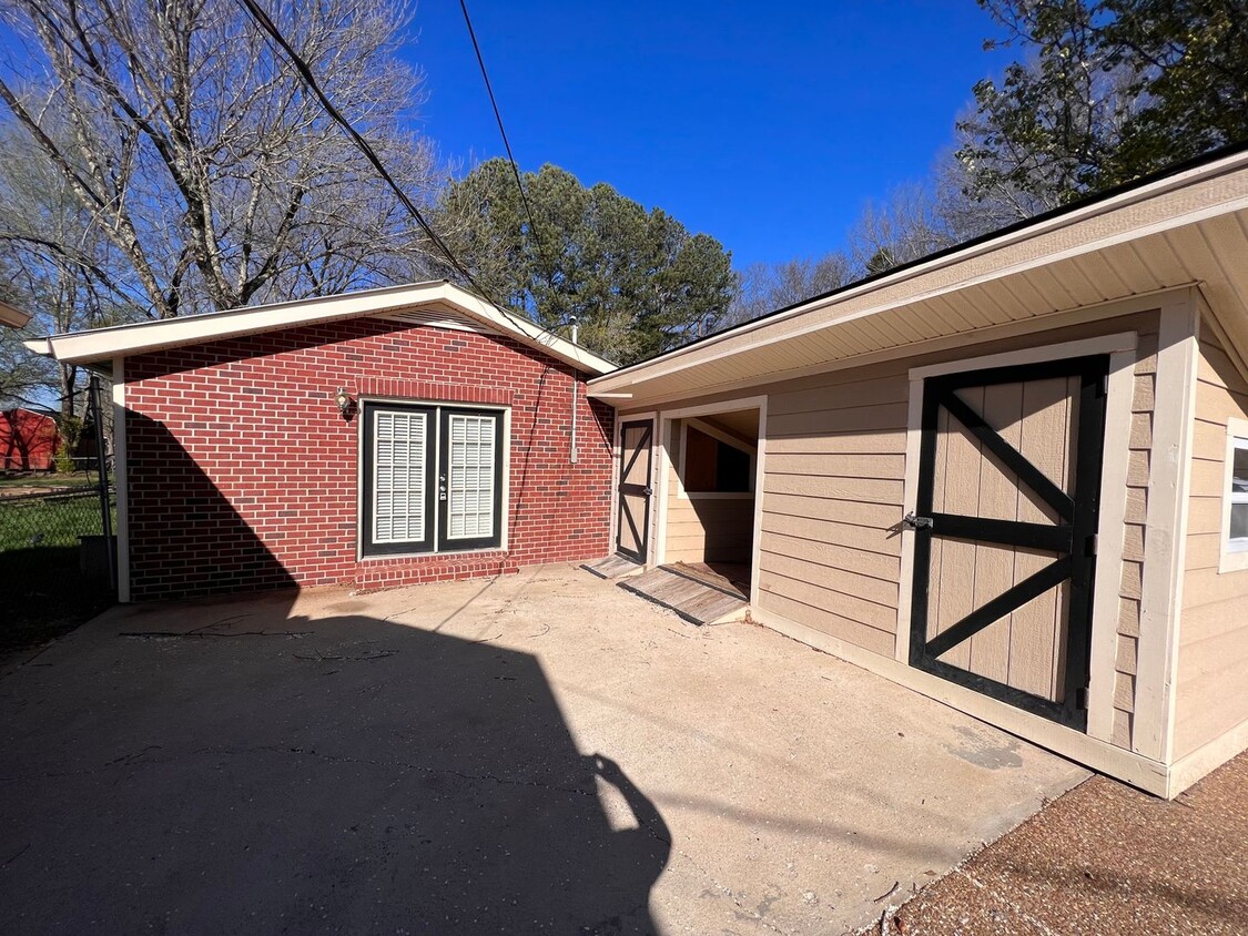 Primary Photo - Smyrna Apartment Home with Yard