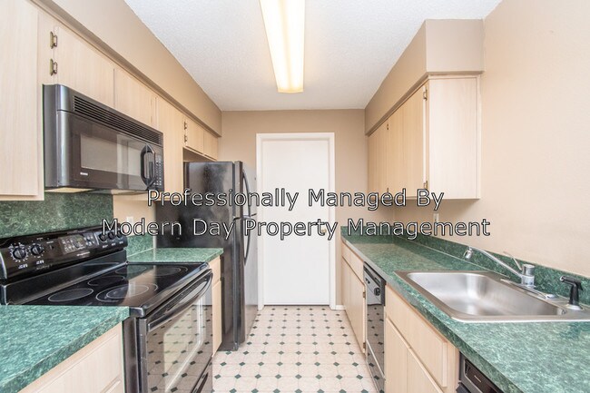 Building Photo - 9442 Nakoma Way