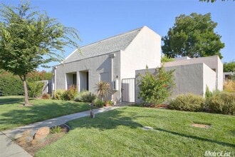 Building Photo - 909 Alvarado Ave