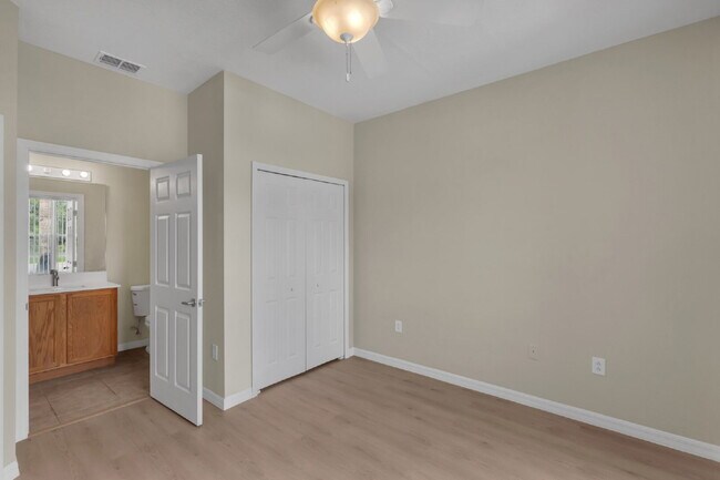 Foto del edificio - 3-Bedroom Townhome with Private Pool | Master Suites on Both Floors!