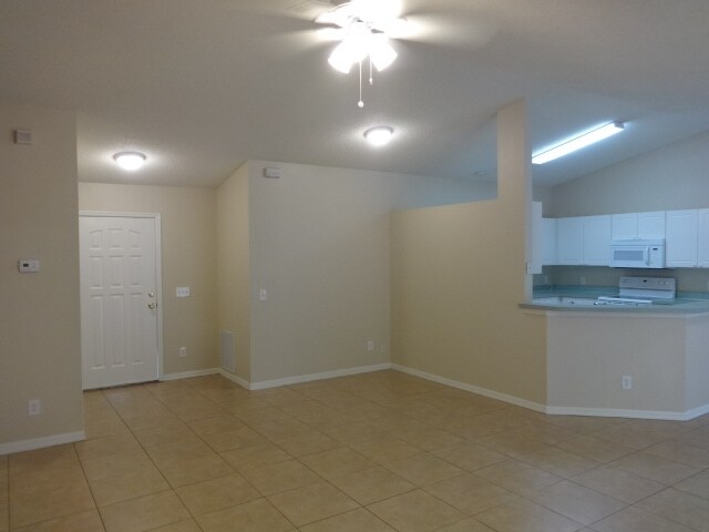 Foto del edificio - 1067 Sheeler Hills Dr
