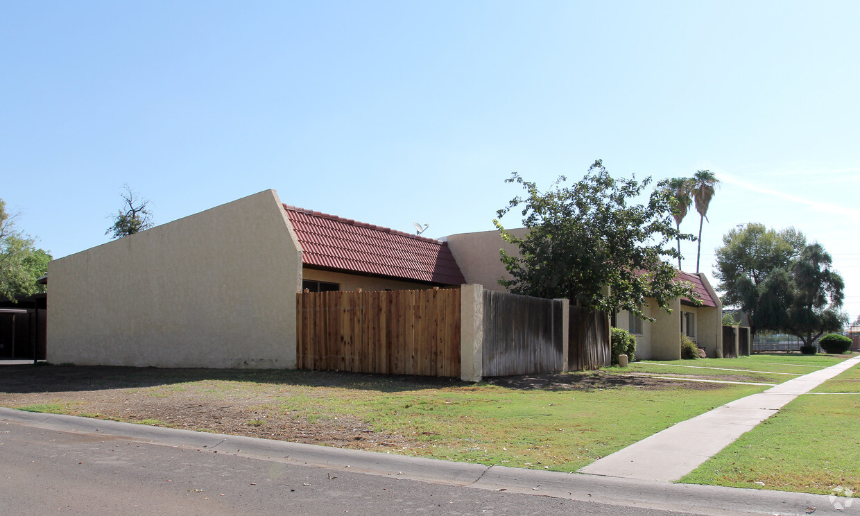 Primary Photo - N 35th Ave AT W Alice Ave