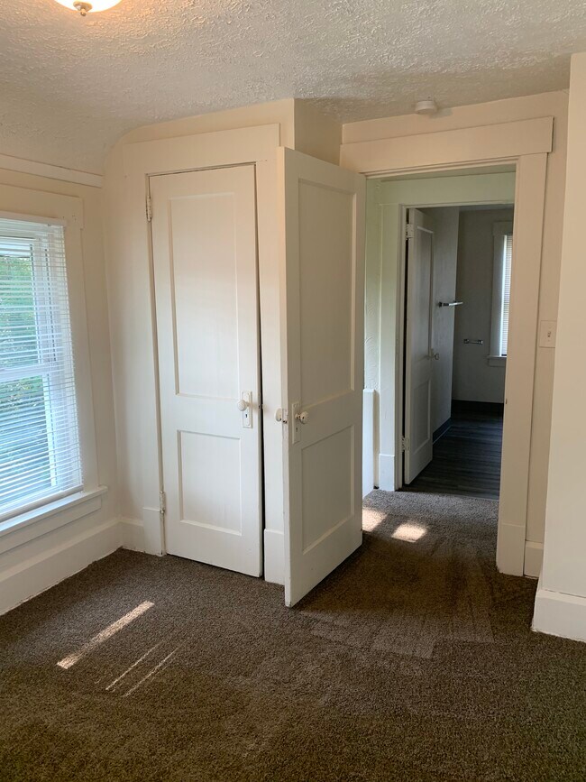 Foto del edificio - 2724 Daleford Ave NE